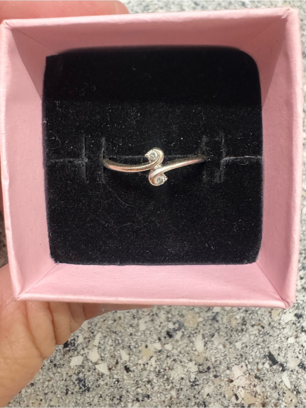 Elegant 10kt Silver Twist Diamond ring
